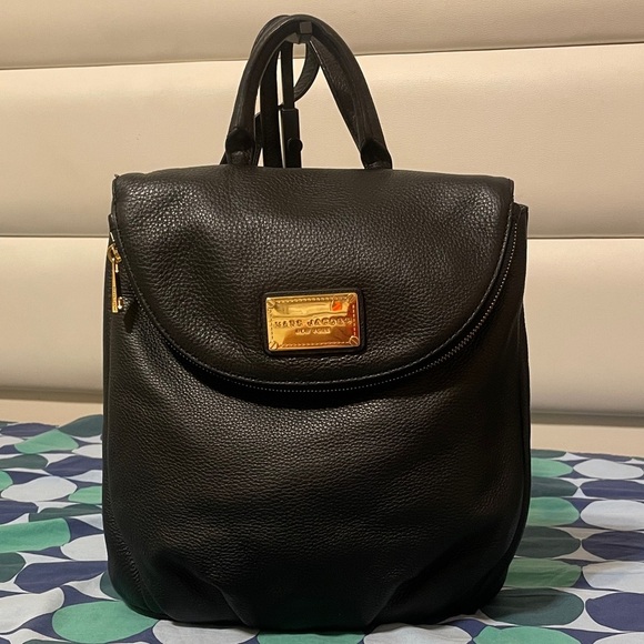 Marc Jacobs Black Backpack with Gold Accents - joarbit.com display picture 3